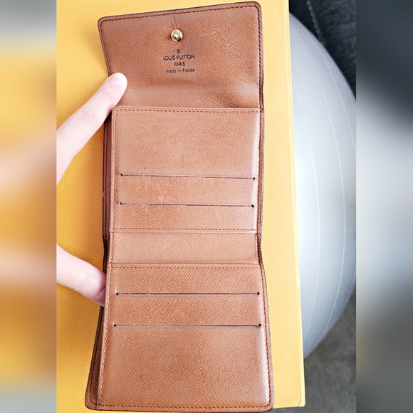 Louis Vuitton Portefeiulle Elise Trifold, TWO SIDED wallet, great condition - Picture 3 of 5